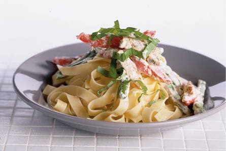 Tagliatelle met sperziebonen en tomaat