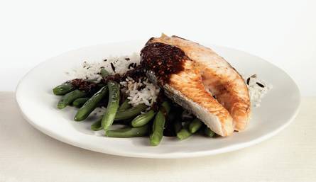 Zalmmoot met tamarinde-ketjapsaus