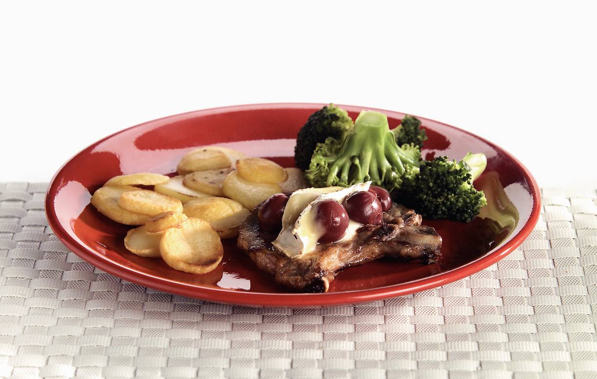 Karbonades met kersen en brie