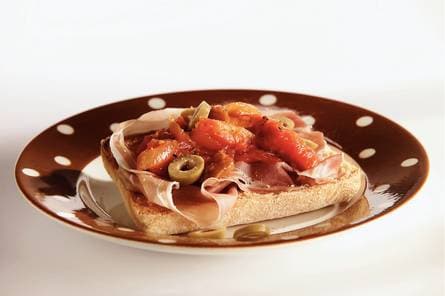 Ciabattina-toast met paprikasalade