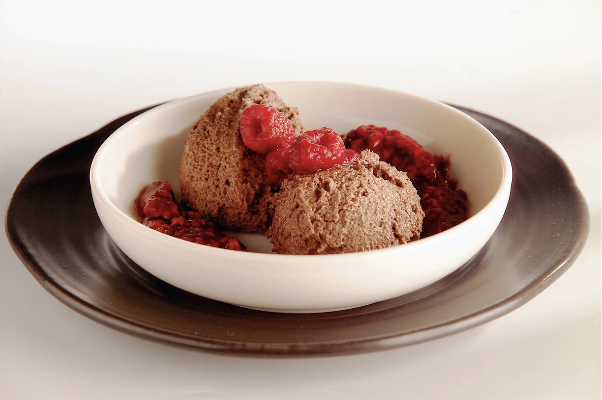 Chocolademousse met frambozensaus