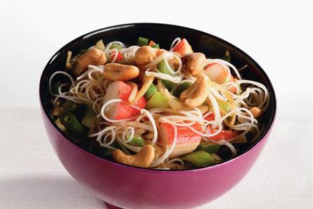 Mihoen met surimi en sojasaus