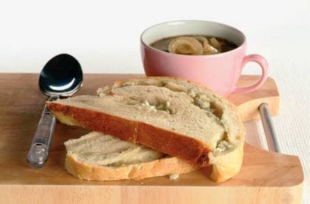 Kaasbrood met uiensoep