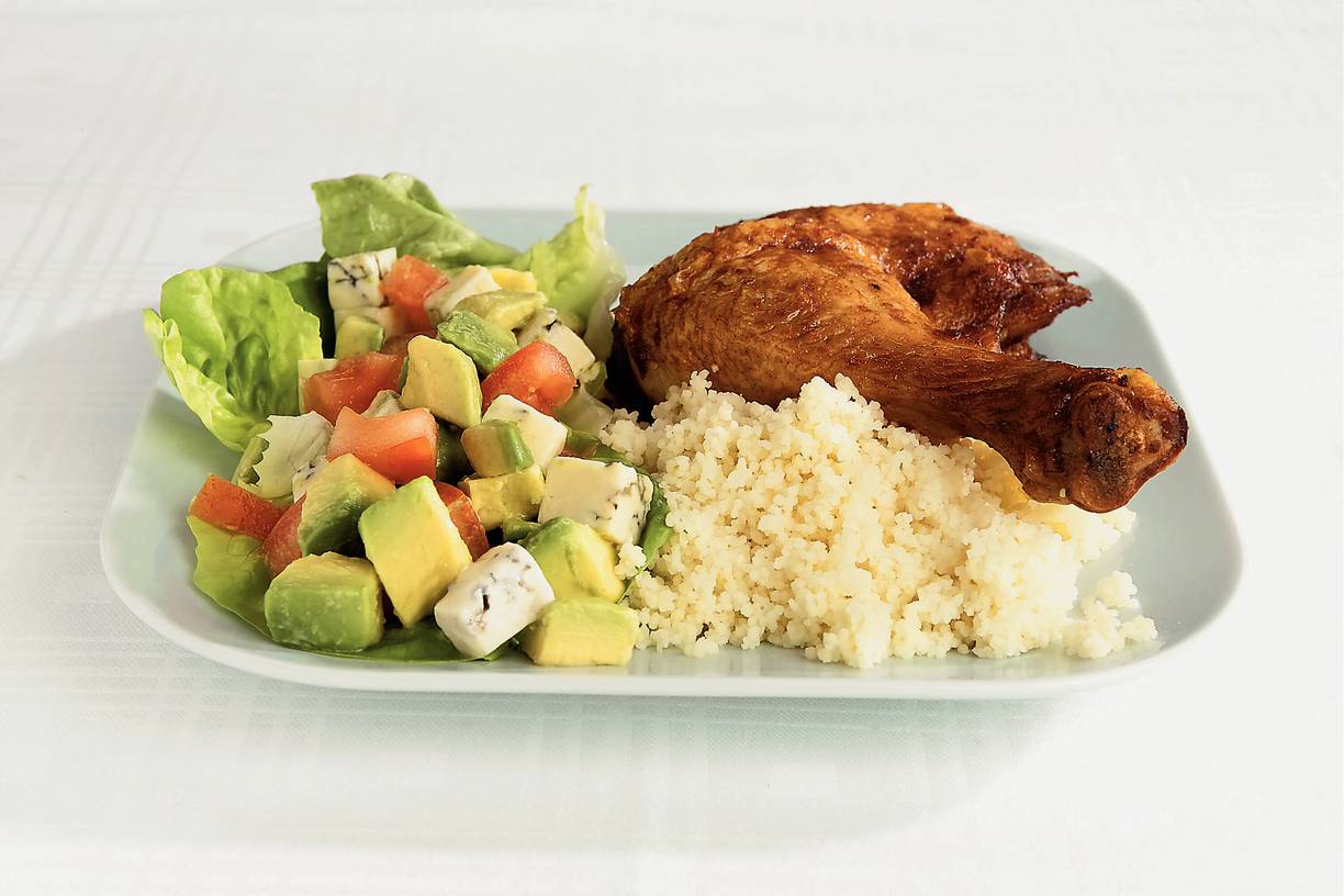 Gegrilde kippenbout met avocadosalade