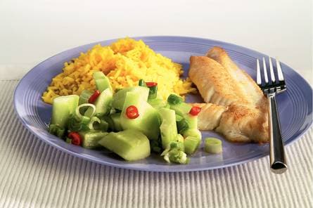 Roodbaars met komkommersalade