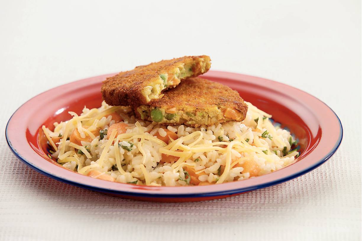 Pikante kaasrisotto en groenteschnitzels
