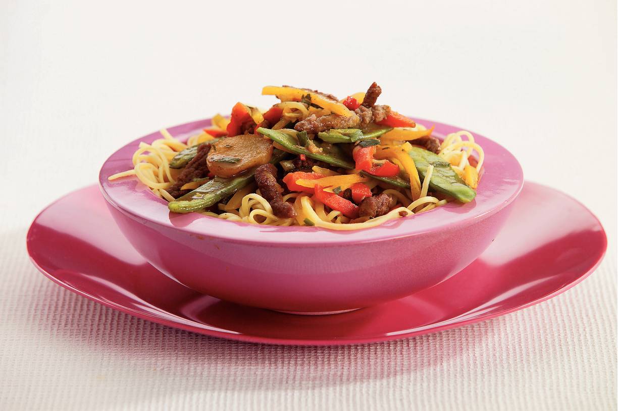 Oosterse wokschotel met mie