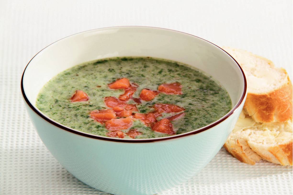 Spinazieroomsoep met zalm
