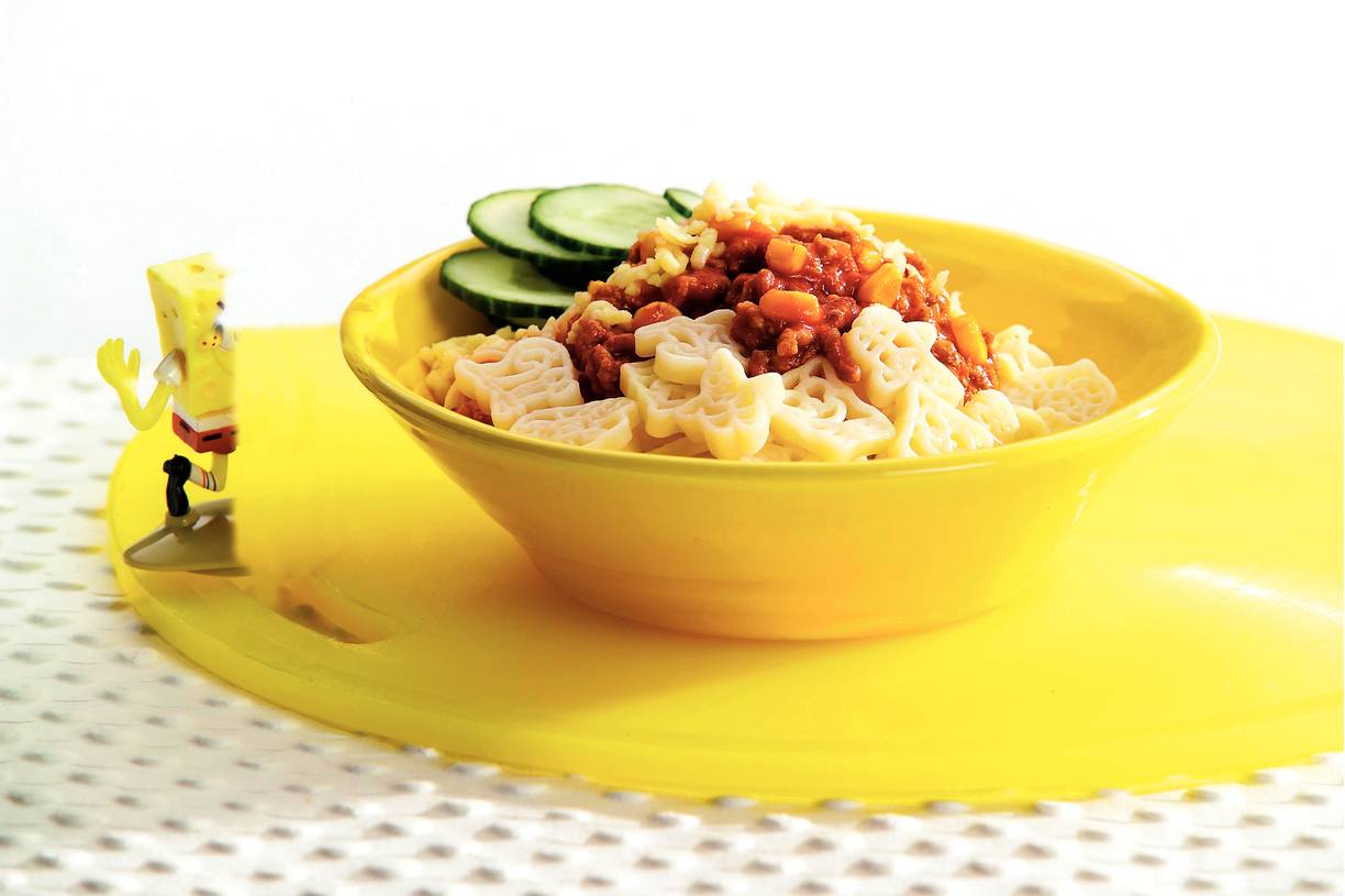 Funpasta met bolognesesaus en maïs