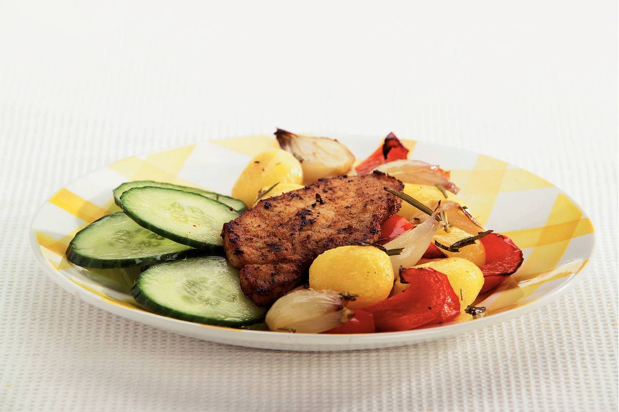 Aardappel-paprikaschotel met varkensfilet