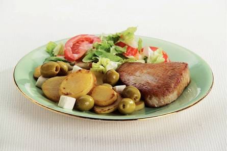Tonijnsteaks met Griekse aardappelen
