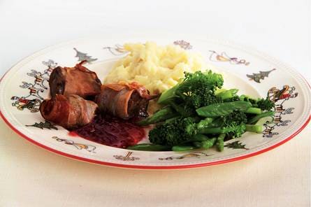 Ha­zen­rug­fi­let, broc­co­li, peul­tjes en as­per­ges