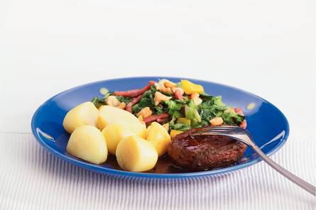 Andijvie met aardappel en spekjes