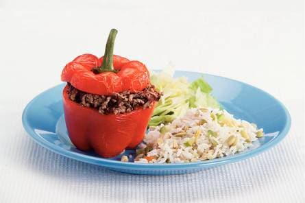 Gevulde paprika's met notenrijst