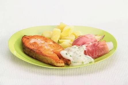 Witlof met roomsaus en gegrilde zalm