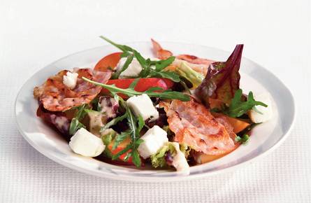 Salade met yogodressing en bacon