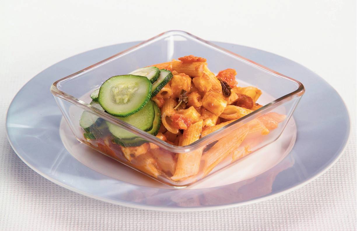 Penne met 4 soorten kaas en courgettesalade