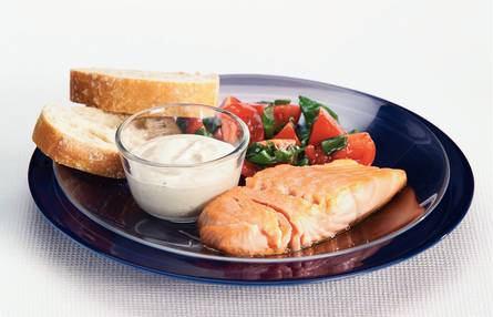 Gegrilde zalm met driepepersaus