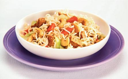 Woknoedels met paksoi en tofu