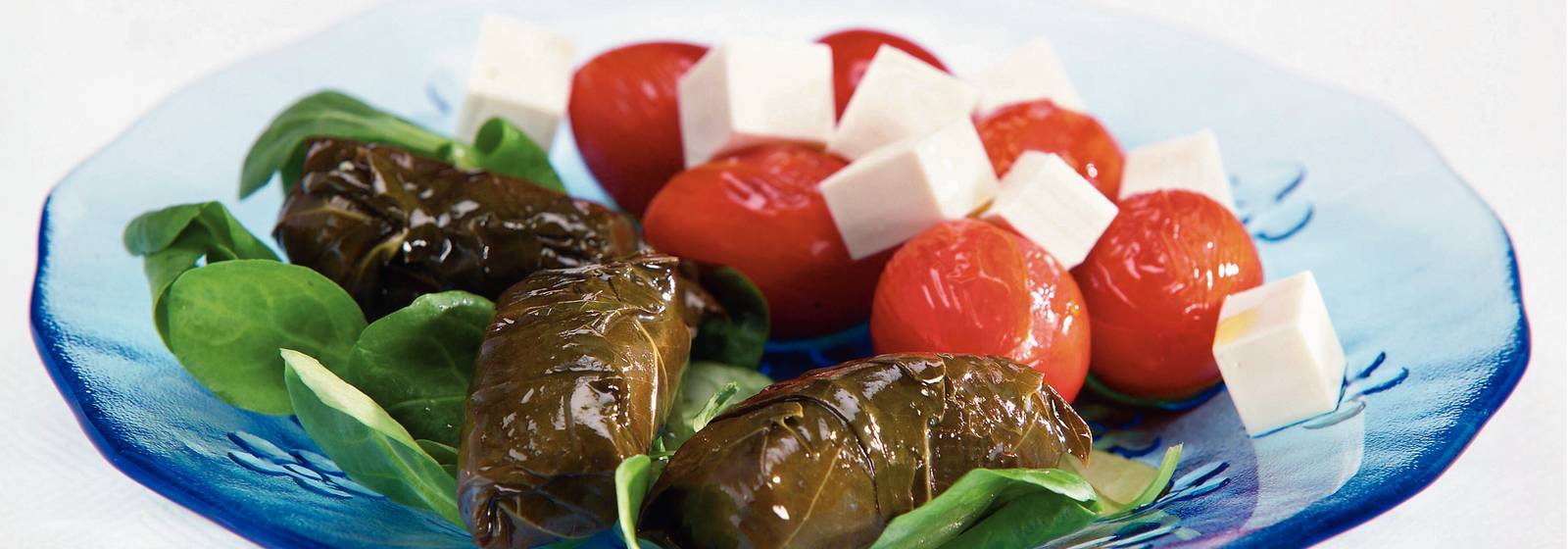 Griekse dolmas met tomatensalade recept Allerhande Albert Heijn