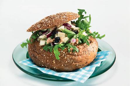 Gevuld brood met tonijnsalade