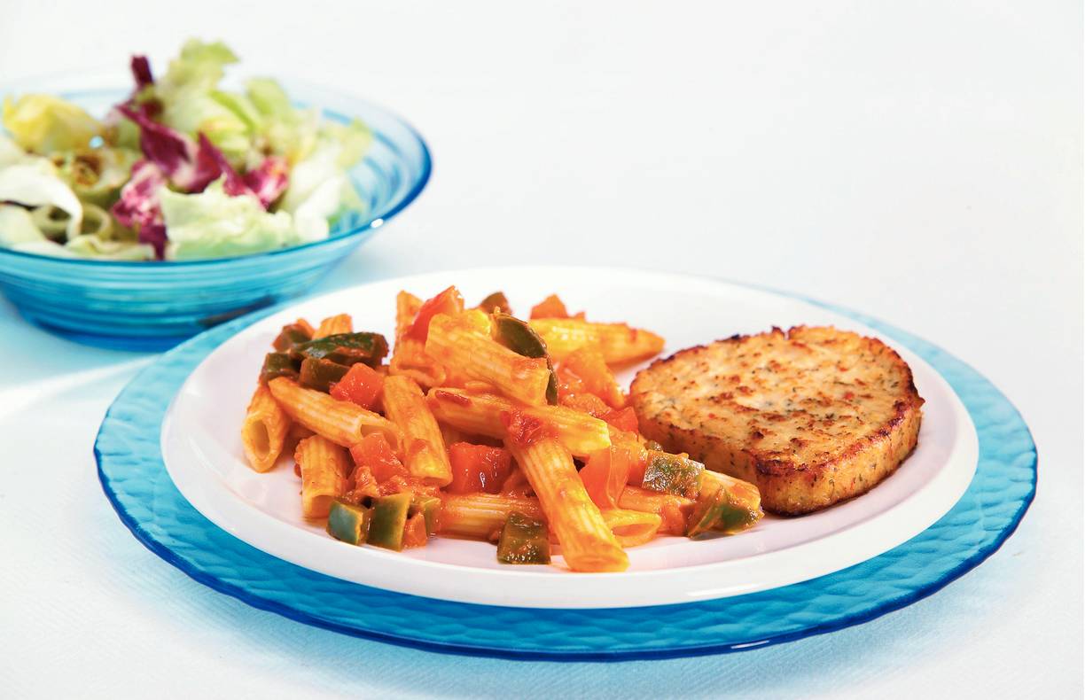 Penne met tomaten-paprikasaus