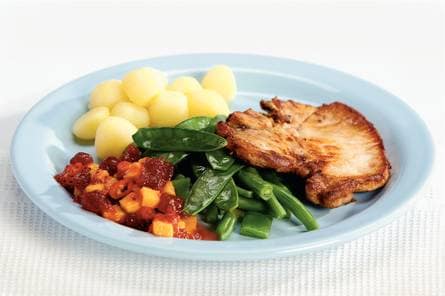 Gegrilde haaskarbonade met cranberrysalsa