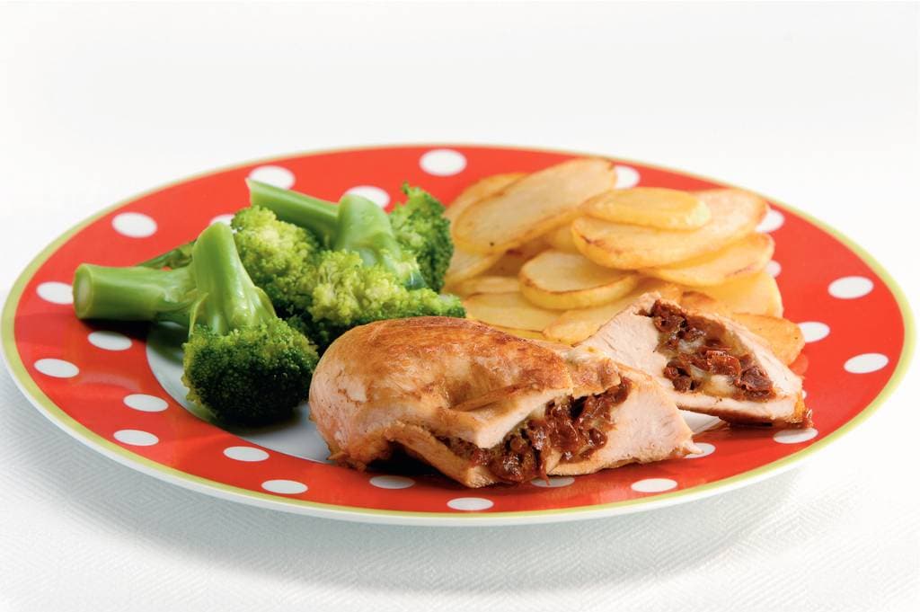 Kipfilet gevuld met zongedroogde tomaten recept - Allerhande | Albert Heijn