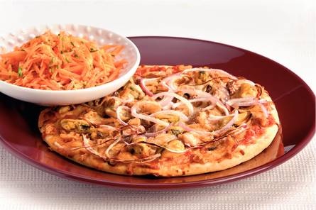 Vispizza met zalm en mosselen