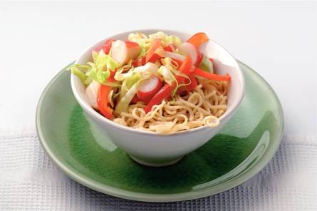 Mieschotel met spitskool en surimi