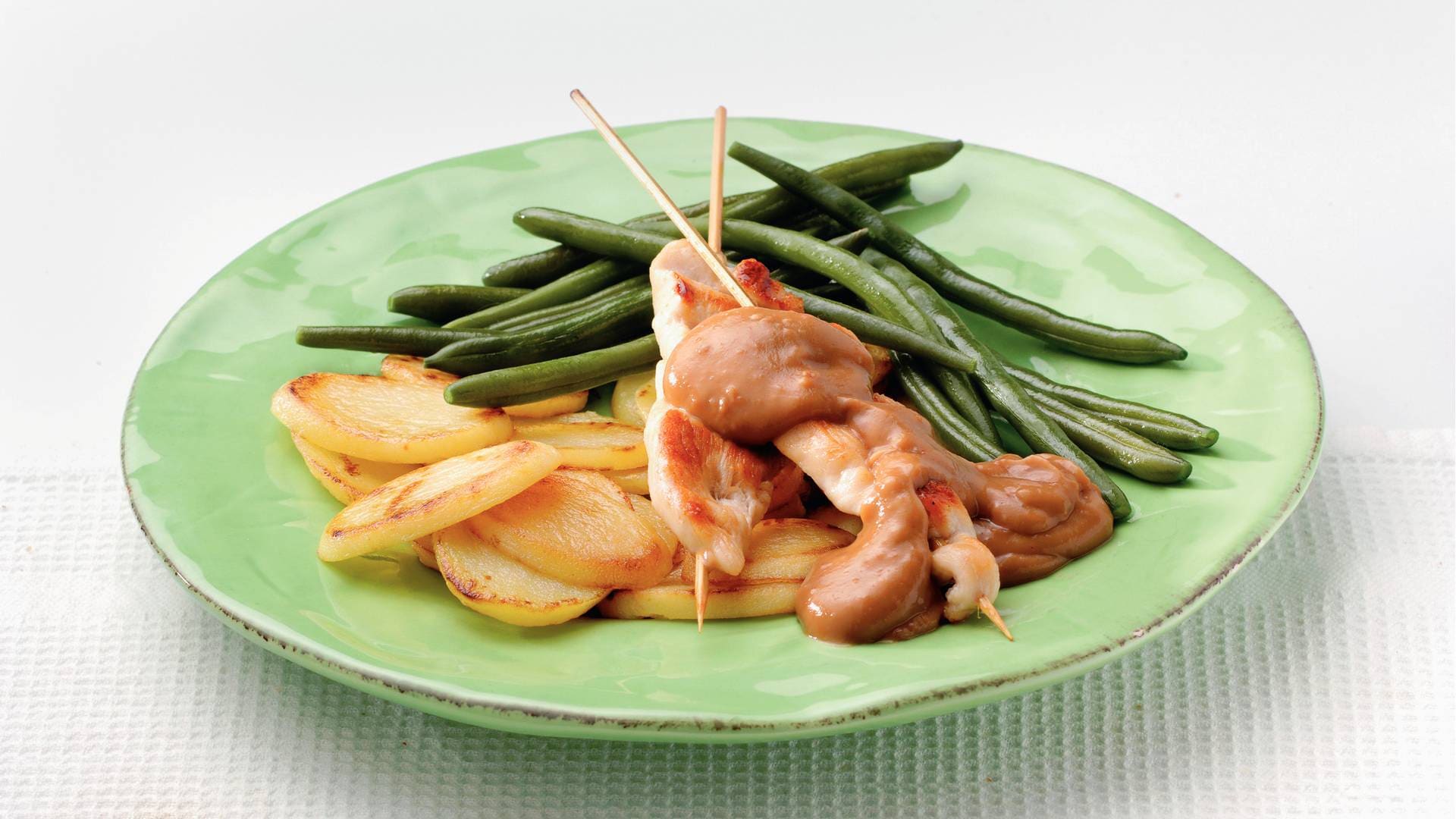 Kipspiesen met satésaus recept Allerhande Albert Heijn