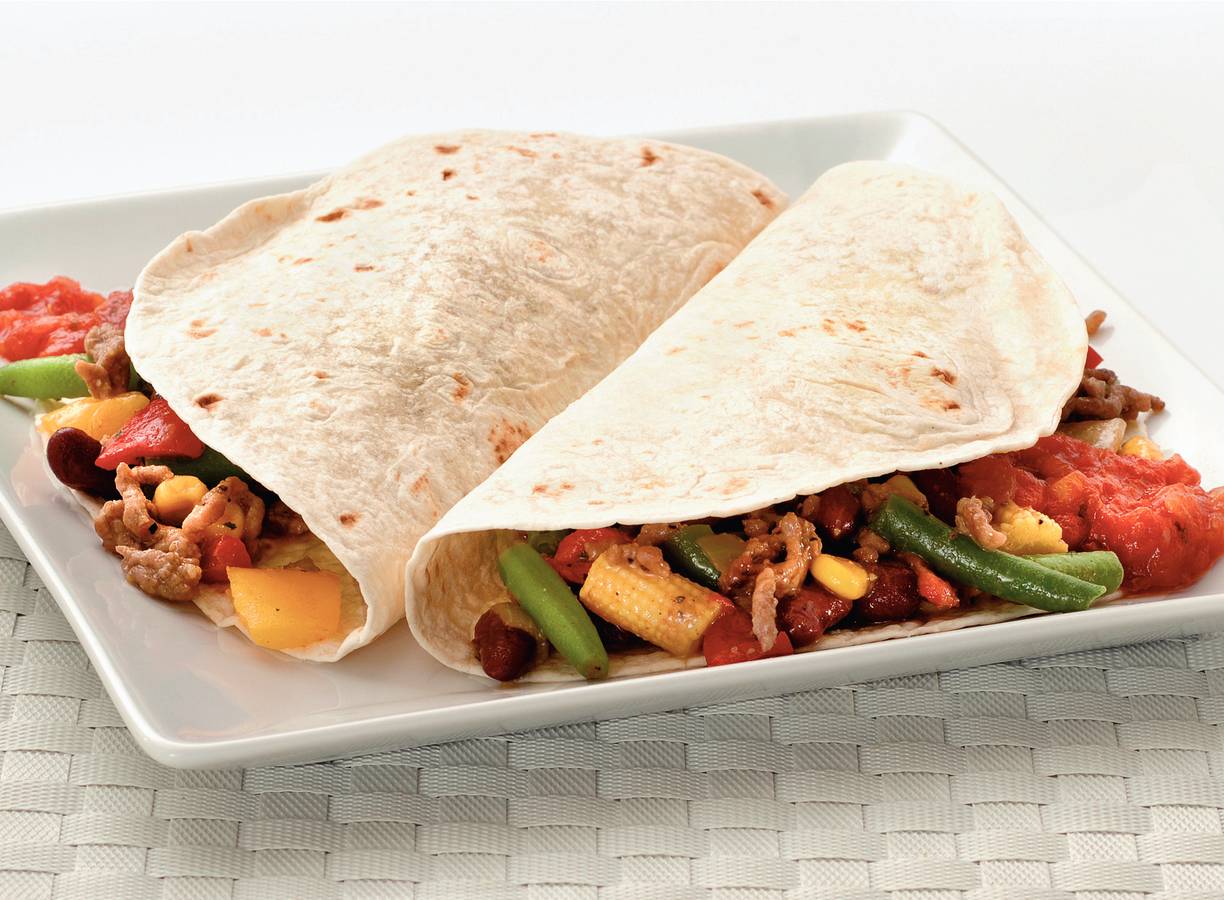 Snelle tortilla's met gehakt en tacosaus