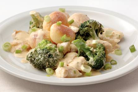 Aardappel-broccolistoofpot met kabeljauw