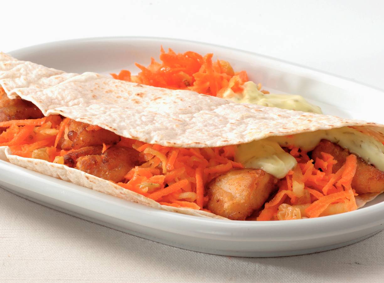 Kibbelingwraps met oranjesalade