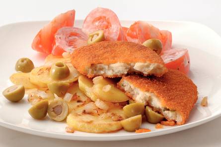 Visschnitzel met olijven en aardappels