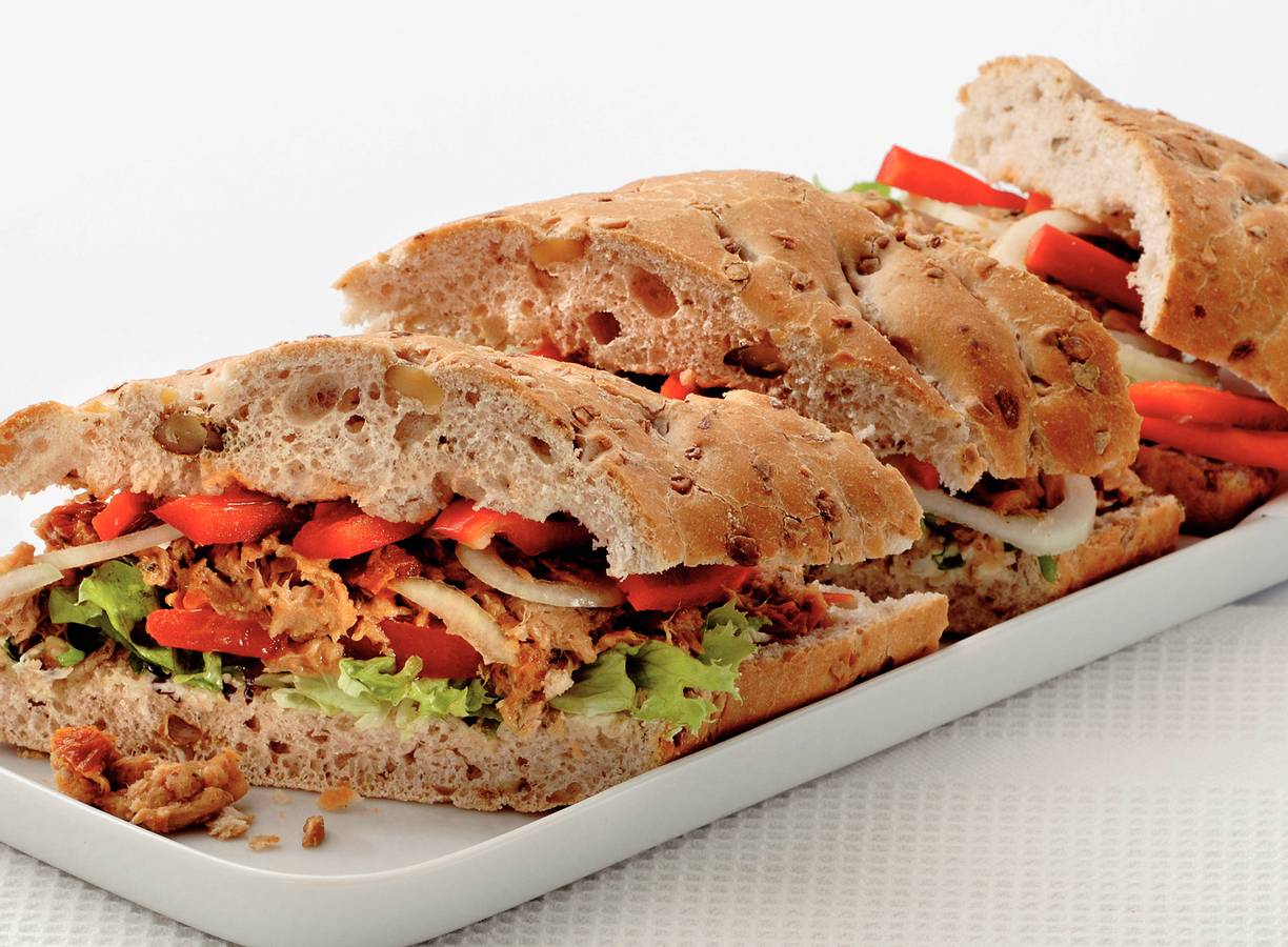 Tonijnciabatta met krulsla