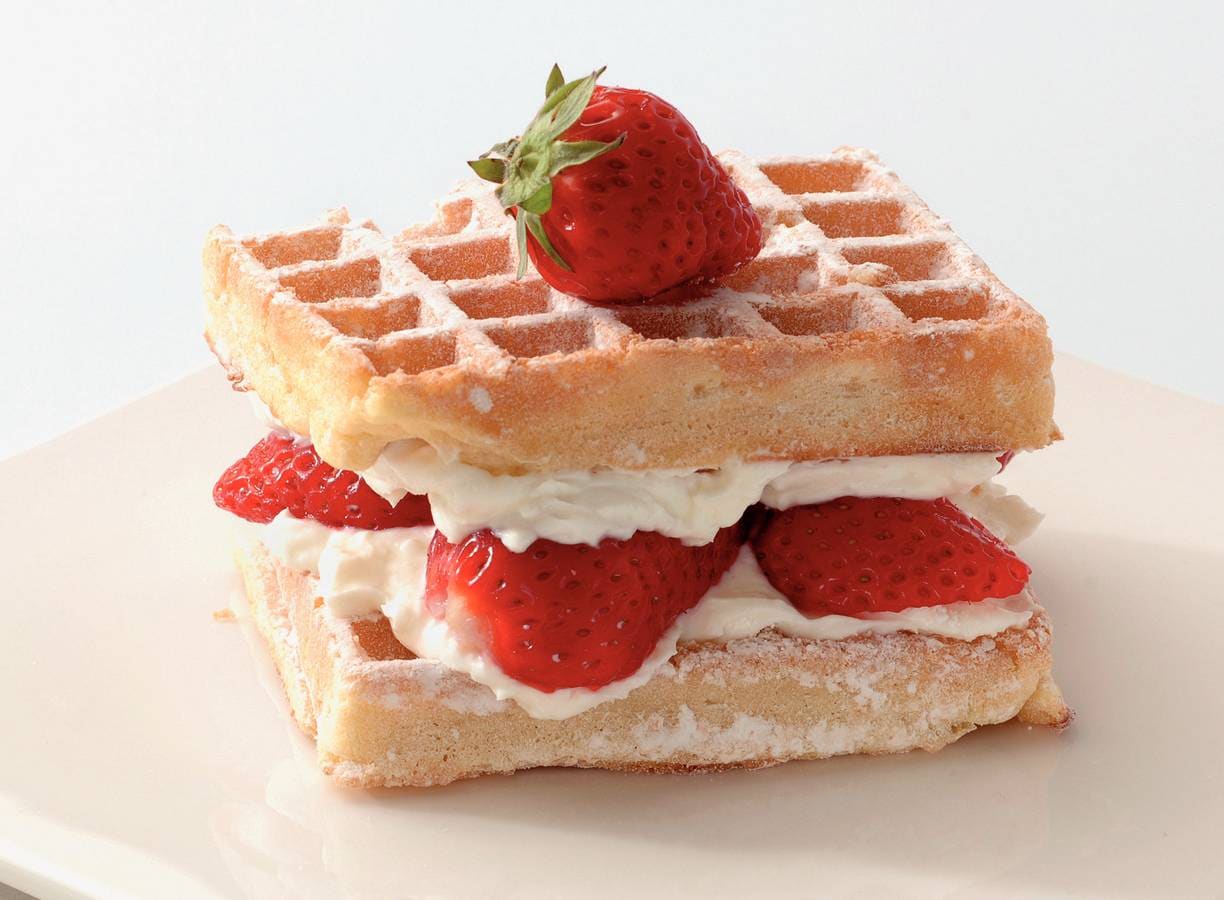 Wafels met kwarktopping en aardbeien
