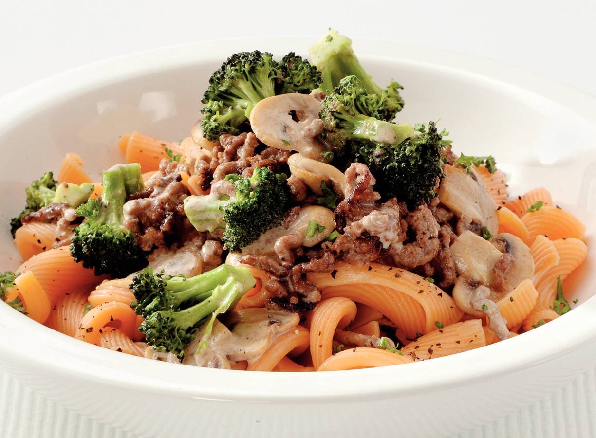 Pasta met tartaar en champignon-broccolisaus