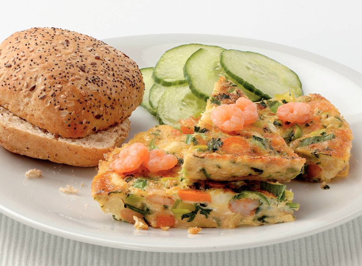 Garnalenomelet met komkommersalade