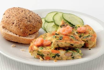 Garnalenomelet met komkommersalade