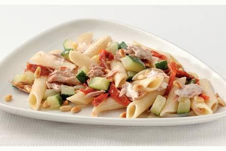 Pastasalade met tonijn en courgette