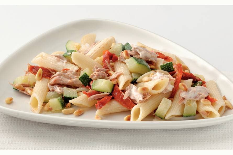 pasta tonijn tomatensaus courgette pasta tonijn tomatensaus courgette
