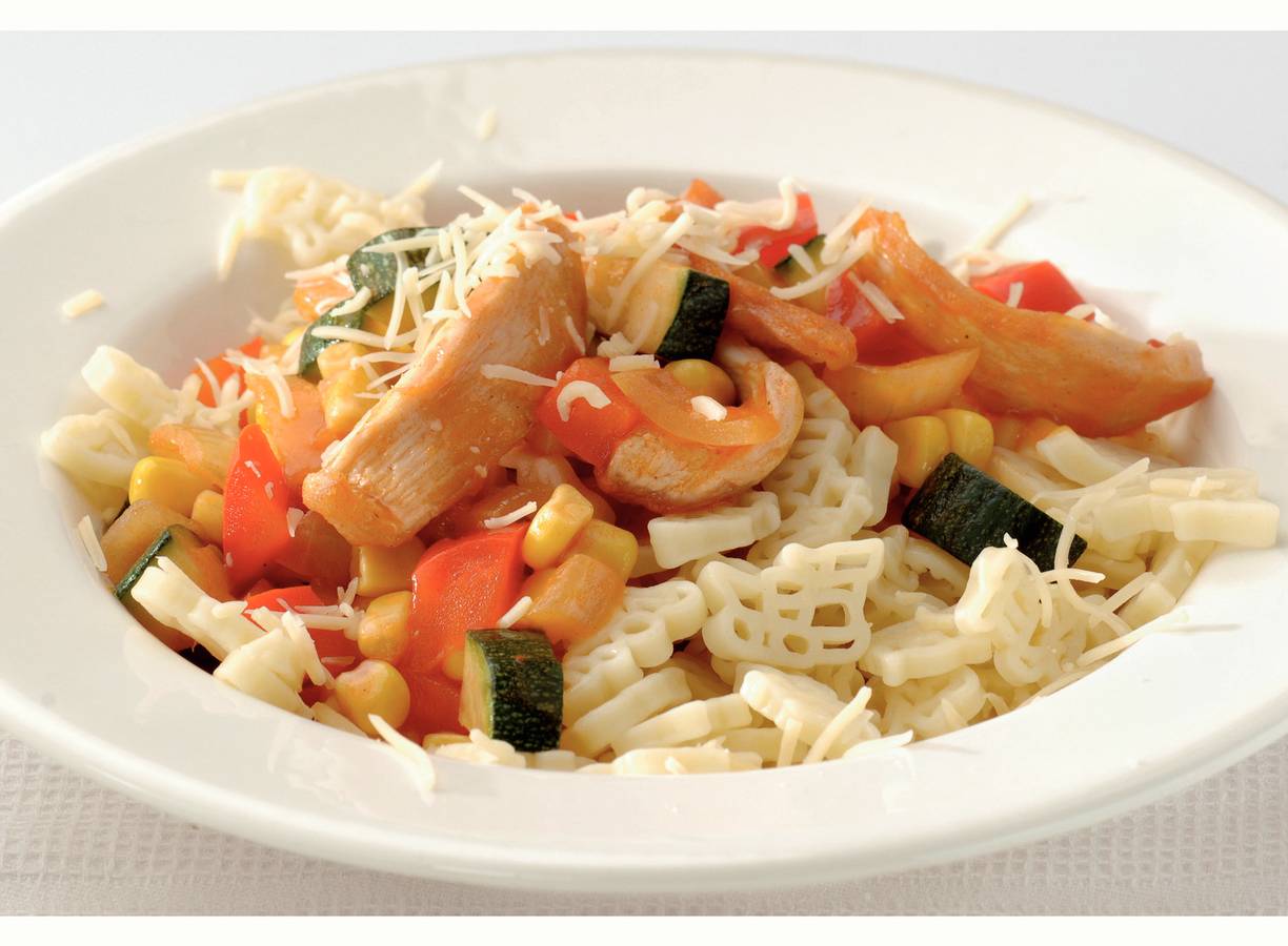 Funpasta met kip en stroganoffsaus