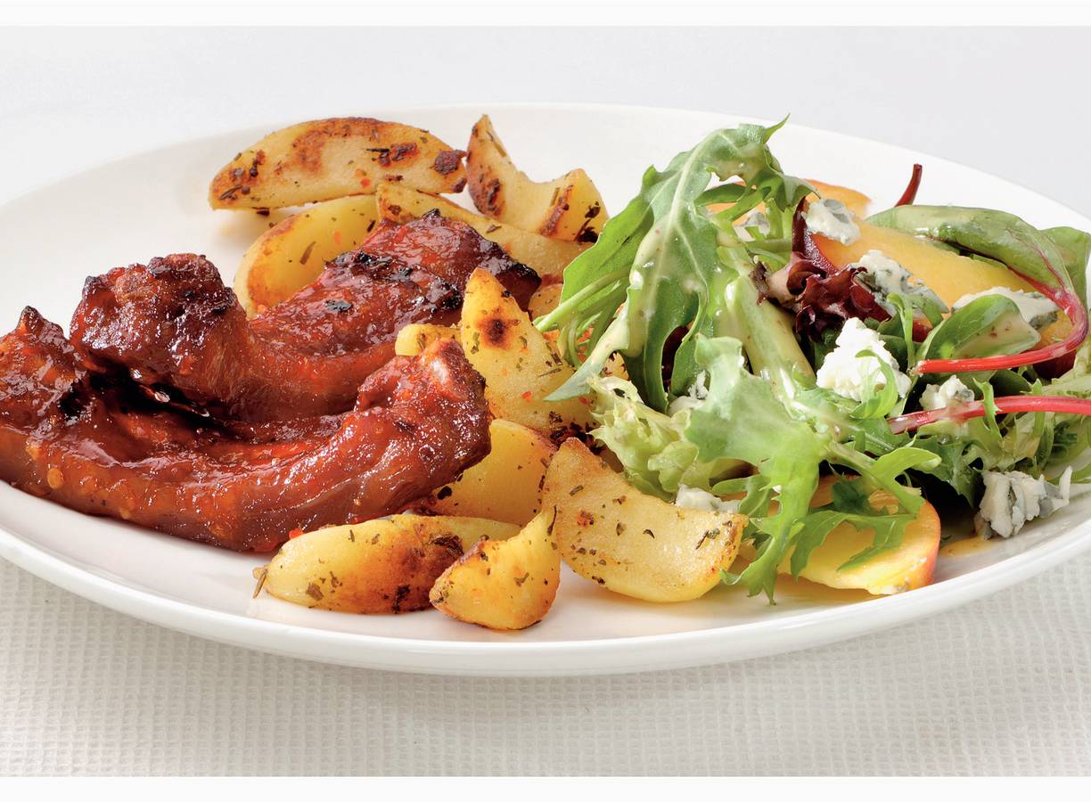 Spareribs met roquefortsalade