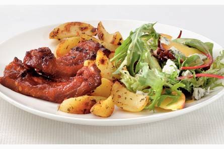 Spareribs met roquefortsalade