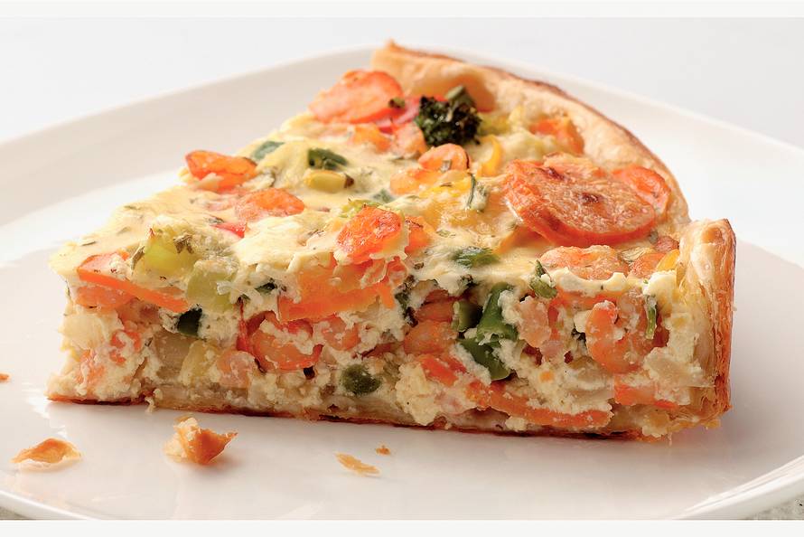 Hartige taart met garnalen en roomkaas