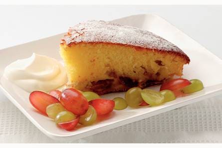 Cake met verse druiven en crème fraîche