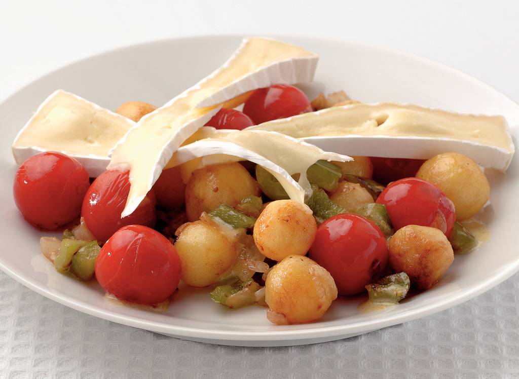 Tomatensalade met krieltjes en brie recept Allerhande Albert Heijn