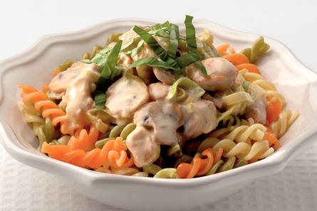 Pasta met romige kip-champignonsaus