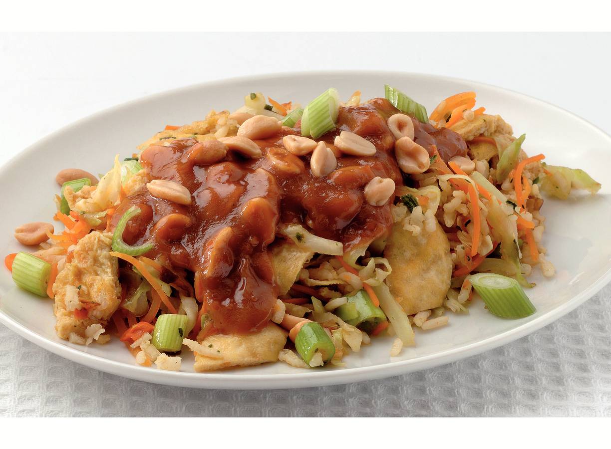 Nasi met kool en satésaus